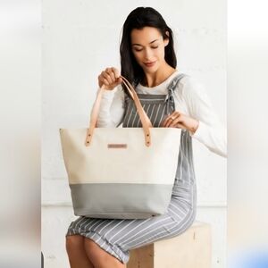 Petunia Pickle Bottom Downtown Tote, Canvas Style#DTCB-524-00GCZ